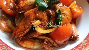 Resep cara membuat sambal tomat, umumnya disajikan sebagai pelengkap pecel lele atau pecel ayam. Udang Goreng Cili Kering Azie Kitchen