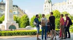 Boedapest, een samensmelting van historische rijkdommen en moderne uitspattingen, verdeeld in twee stadsdelen: Spionnen Meesters Koude Oorlog Tour In Boedapest Withlocals