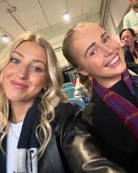 a n n i k a k n i g h t • (@anniiknight) • Instagram photos and videos