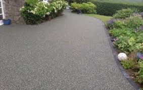 Resin gravel resin bound driveways gravel driveway new surface blackpool straws cornwall recycling plastic. The Pros And Cons Of Resin Bound Driveways Landscapers Garden Design In Surrey Berkshire London