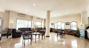 Bukan hanya karena buka 24 jam tetapi tempat yang instagramable dan harganya yang terjangkau membuat tempat ini selalu ramai terlebih lagi pada malam minggu. Hotel Pelangi Malang Malang 2020 Neue Angebote 16 Hd Fotos Bewertungen