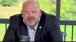 Federal agent reflects