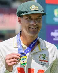 Alex Carey still knocking the English around even after stumps 😂