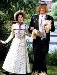 In the town of seashell he finds a kindred spirit in the ship's figurehead, saucy nancy, and many dramas follow, including one in which earthy mangold is swept. Worzel Gummidge 2020 Cast Who Plays The New Scarecrow And Who Were The Original Stars The Scottish Sun