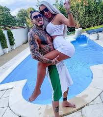 Loredana chivu, ţinută pe bancnote mari şi cadouri exclusiviste de un milionar puţin însurat! Foto Nu È™i Mai Ascunde Dragostea Loredana Chivu Ipostaze Tandre AlÄƒturi De Noul Iubit Blondina A FÄƒcut Publice Imaginile Cu BÄƒrbatul Care A Cucerit O Spynews Ro