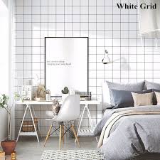Dinding putih di kamar memang membuat jenuh pandangan. 5 Wallpaper Tempel Tembok Yang Bisa Kamu Pasang Sendiri Di Rumah