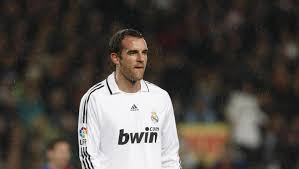 He plays for real madrid in the germany national team he has played in 47 matches and scored no goal. Former Real Madrid Defender Metzelder Confesses To Child Pornography Charges And Apologises To Victims Football Espana