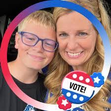 Karla Paulson's Instagram, Twitter & Facebook