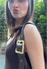 Jasmine Drayton's Instagram, Twitter & Facebook