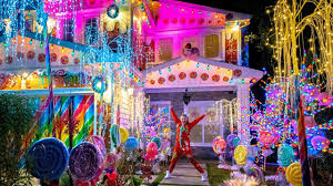 Siwa started the tour through the front door, which revealed a massive open plan hall, grand piano, and some of her eccentric bedazzled tour outfits. Jojo Siwa S Christmas House Tour Youtube