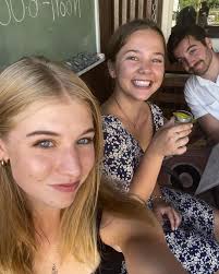 🌸She loves me. She loves me not.🌸 • Saturday, April 5 4:30 pm