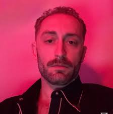 What are some ideas for pipes to get a deep tone without being too loud?