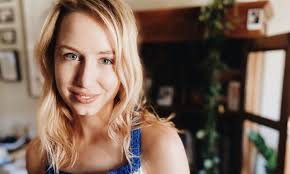 How Australian Actress Izzy Stevens Went from Starring in Puberty Blues to  Acting in LA