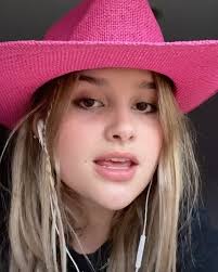 i cant wait for annies comeback when this whole pandemic is over (hopefully  soon) bc yall she changed but in a good way 😃 ALSO I NEED TO KNOW IF U  FINISHED CRIMINAL MINDS @annieleblanc