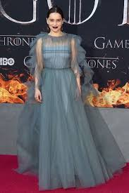 Very kind of one of you, though i didn't do anything but post the story. Emilia Clarke Is Dressed Like A True Queen On The Game Of Thrones Red Carpet