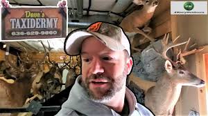 JKaryOutdoors visits DAVE'S TAXIDERMY in ST CLAIR MISSOURI