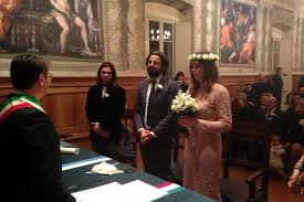 Quanti anni ha omar pedrini, ex dei timoria? Omar Pedrini Matrimonio Con Veronica Scalia Oggi 8 Gennaio 2014