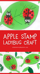 Vetor stock de cute cartoon little ladybug flying on (livre de direitos) 1448824049. Apple Stamp Ladybug Craft For Kids