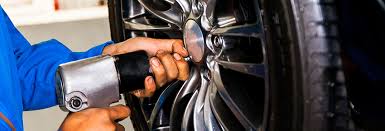 Zweimal im jahr ist der tausch aller reifen eines autos erforderlich. Reifen Einfach Selber Wechseln Bei Let S Doit