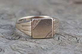 9ct Gold Mens Signet Ring Square Chunky Top Hallmarked 1960s Etched Top Size Uk U And Us 10 25 Signet Ring Men Signet Ring Mens Gold Rings