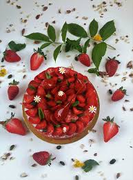 Tarte Aux Fraises Menthe Et Basilic Les Desserts De Jn Tarte Aux Fraises Recette Dessert Fraise Recette Dessert Rapide