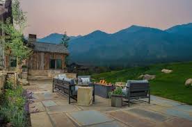 Whether you seek an eastern appalachian style or a more western wrangler style, we have the knowledge and experience to collaborate with you to create the exact home plan you and your family desire. Wyoming Mountain Home Created By Kam Designs As A Perfect Blend Of Modern And Rustic Style And Living