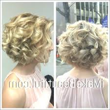 Creating a pompadour on short hair can be tough (to say the least). Bridal Hair For Short Hair Bridal Wedding Hair Styles Einfache Frisuren Short Curly Hair Short Hair Bride Short Permed Hair