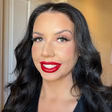 NAT 🤍 When your bride opts for a bold red lip paired with a black wing and  she looked absolutely incredibleeee 🌹 Hair: @natashamitreskihair  #melbournemakeupartist #melbournemua #makeup #makeupartist #glam #bride  #bridal #wedding #