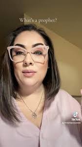 Corina Deleon's Instagram, Twitter & Facebook