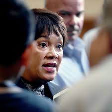 Lead committee set, but agency that sued is critical