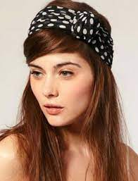 Einfache Und Schone Frisuren Mit Einem Verband Kurz Haar Frisuren Locken Frisuren Frisuren Mit Stirnband Frisuren