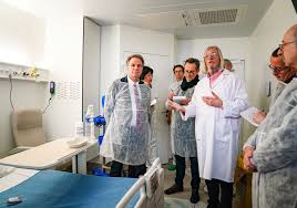 Jun 14, 2021 · police une perquisition a eu lieu ce matin, à marseille, dans les locaux de l'ihu dirigé par le professeur didier raoult. Portrait Didier Raoult L Anticonformiste De Service Elle