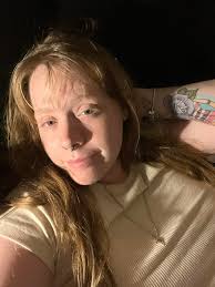 Looking for friends with swimming pools or vacation homes?