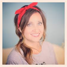 They also became a staple '90s hair accessory, with artists like 2pac and aaliyah also sporting them. Six Diy 1 Minute Bandana Hairstyles Cute Girls Hairstyles