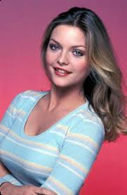Her breakthrough in surgery area is really obvious to us since we could see her appearance that looked young and beautiful. Michelle Pfeiffer Loves And Hookups Michelle Pfeiffer Young Celebrities Actresses
