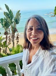 Una mujer de 50 años se puede sentir “vieja” y yo con 63 sigo sintiendome  como una niña con placeres tan simples como una bonita vista al mar! Feliz  fin de semana