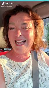 Everyone go and follow miss boneham @Sharon Boneham #plt