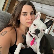 Danielle Day ☀️ (@danielleeday)