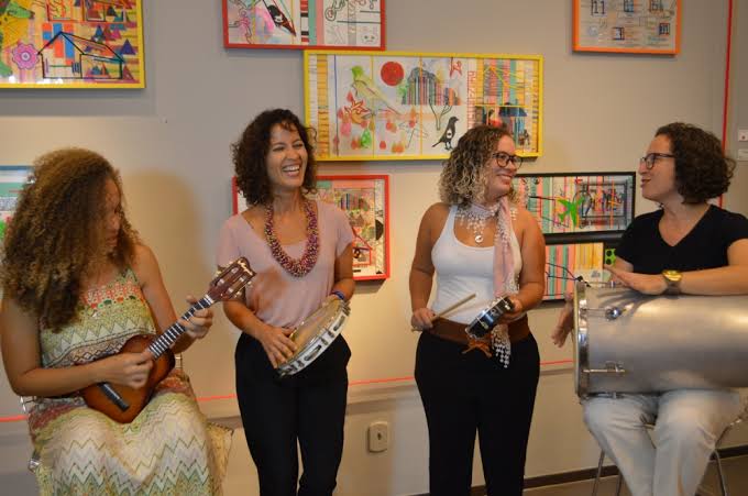 mulheres roda samba