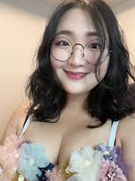 AroomiKim🇰🇷 on X: Live now 💕 t.coFXDrYlpCa1  t.cot21hi8PzY0  X