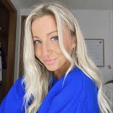 Kendra Stockwell's Instagram, Twitter & Facebook