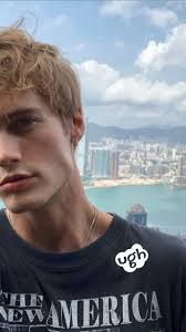 Zoe Rios (ZoeZoeUwU)