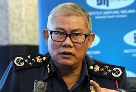 Bekas ketua pengarah jabatan bomba dan penyelamat malaysia (jbpm), datuk dr soh chai hock melahirkan rasa sedih beliau apabila anggota bomba, muhammad adib mohd kassim, 24, dipukul dengan begitu teruk oleh perusuh dalam insiden di di kuil sri maha mariamman, usj 24. Xuaoex6wfdyg M