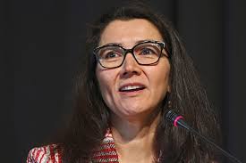 Mary Peltoa Wins.Mark Thiessen AP