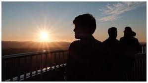 Foto bugil, kumpulan foto bugil. Foto Orang Dari Belakang Sunset
