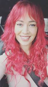 Bangs are back baby….do not attempt at home 😅 instead come sit in my chair  for a little fringe work✂️✂️