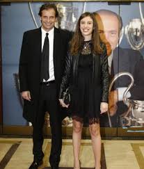Ad una cena con amici, il mister incontra gloria patrizi, di 19 anni più giovane ed ex. Allegri Dedico Il Derby A Vale Che Sembra La Mia Fidanzata Sky Sport