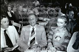 Ero piccolo e il mio papà dentista a volte mi faceva stare nel suo studio, quando il paziente era un amico o un parente. Marcellino Radogna Fotonotizie Per La Stampa Renzo Arbore E Mariangela Melato