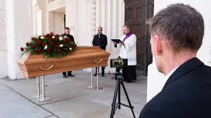 There are no federal laws that state how long a funeral home can hold a body. How Do You Plan A Funeral In The Middle Of The Coronavirus Crisis Marketwatch