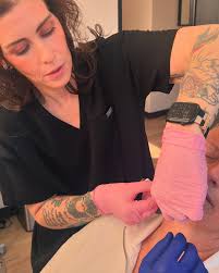 Amanda Poulos (@injectbyamanda) • Instagram photos and videos